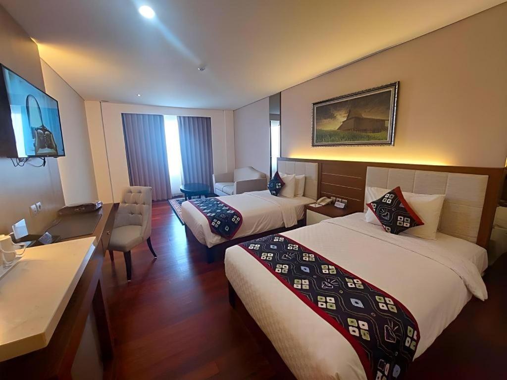Grand Qin Hotel Banjarbaru Екстер'єр фото