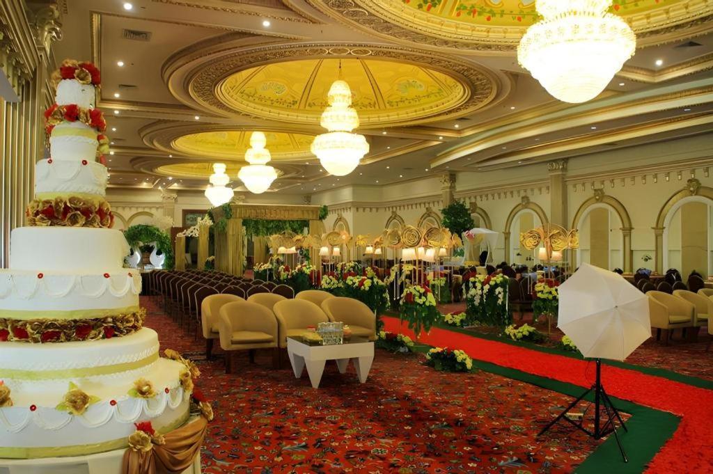 Grand Qin Hotel Banjarbaru Екстер'єр фото