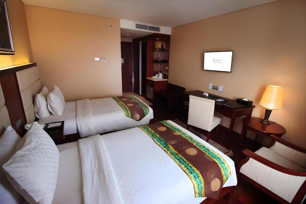 Grand Qin Hotel Banjarbaru Екстер'єр фото