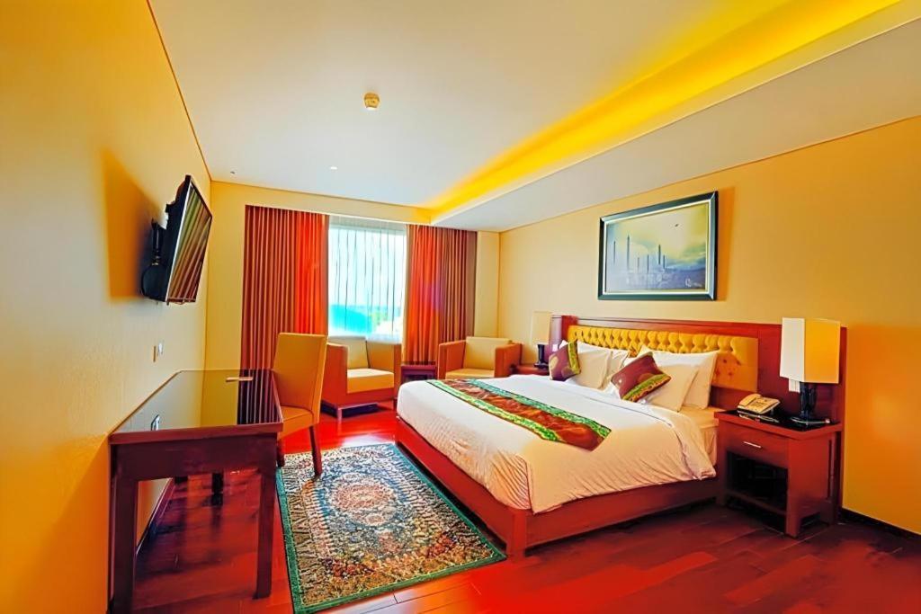 Grand Qin Hotel Banjarbaru Екстер'єр фото