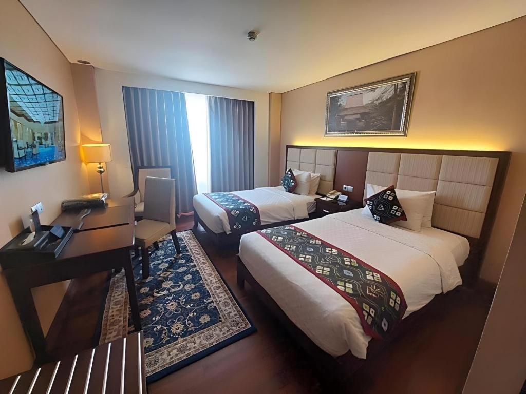 Grand Qin Hotel Banjarbaru Екстер'єр фото