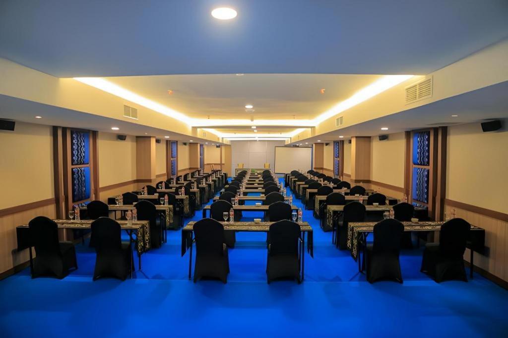 Grand Qin Hotel Banjarbaru Екстер'єр фото