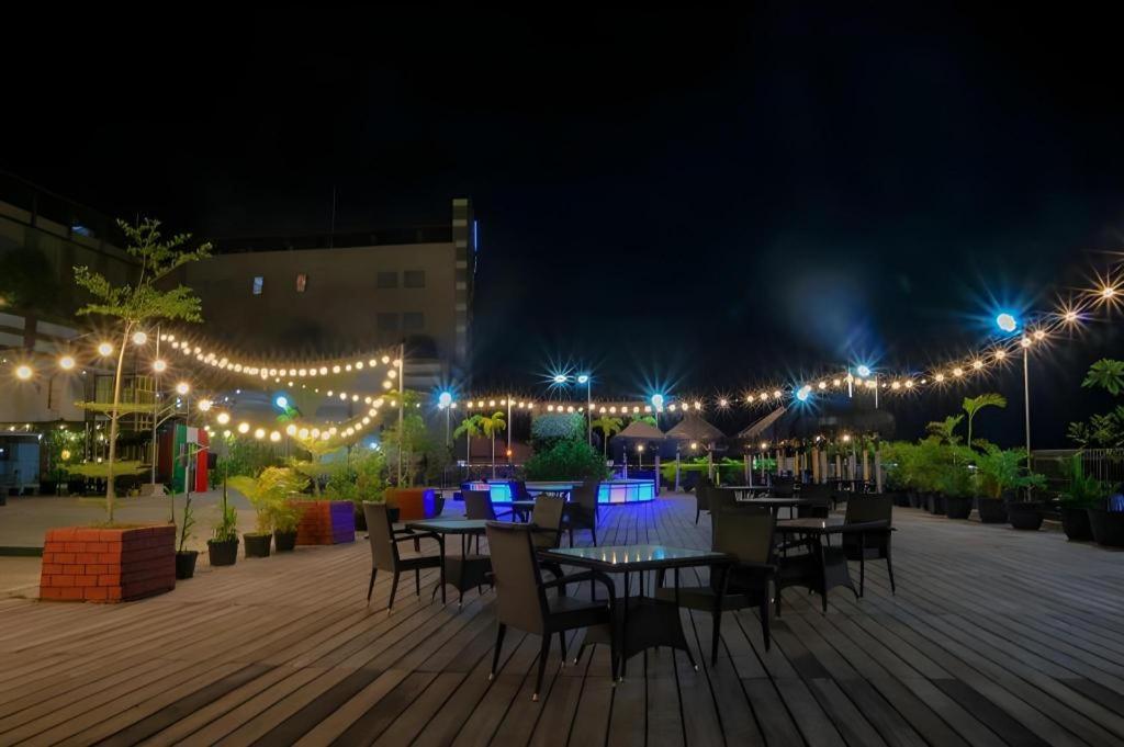 Grand Qin Hotel Banjarbaru Екстер'єр фото