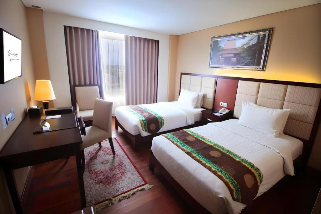 Grand Qin Hotel Banjarbaru Екстер'єр фото
