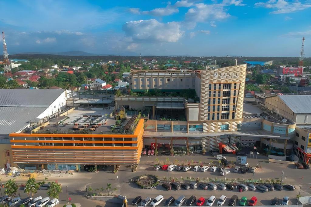 Grand Qin Hotel Banjarbaru Екстер'єр фото