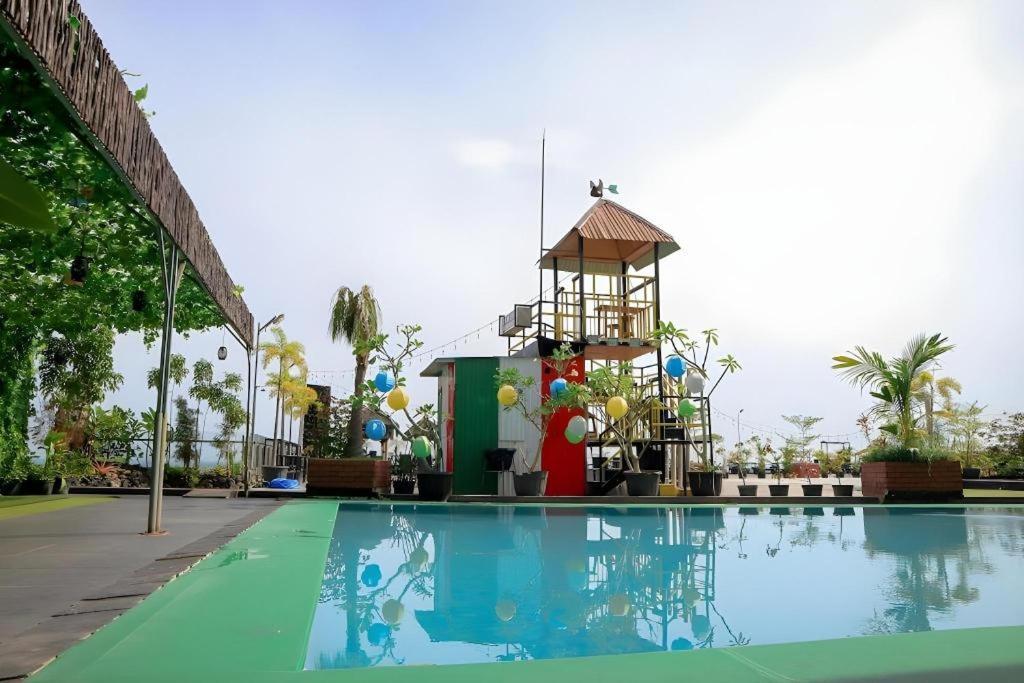 Grand Qin Hotel Banjarbaru Екстер'єр фото