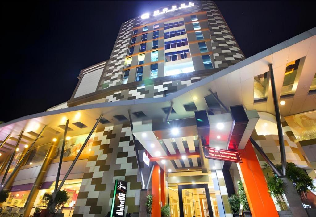Grand Qin Hotel Banjarbaru Екстер'єр фото