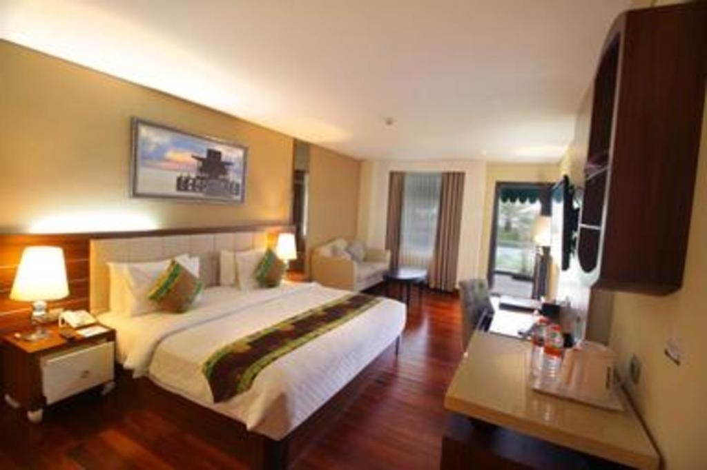 Grand Qin Hotel Banjarbaru Екстер'єр фото