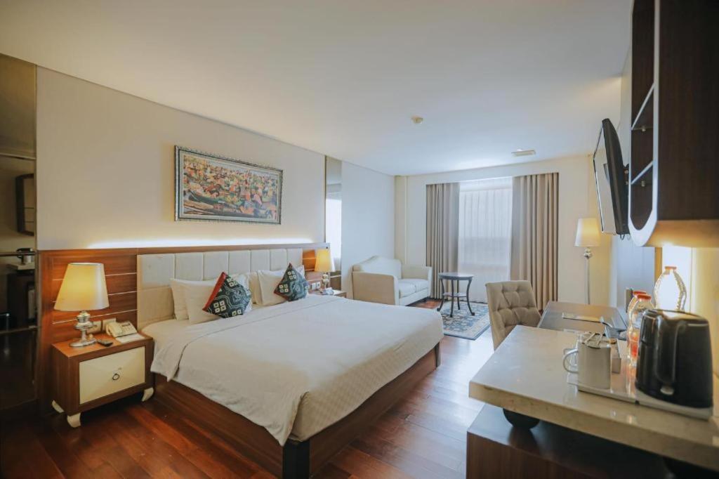 Grand Qin Hotel Banjarbaru Екстер'єр фото