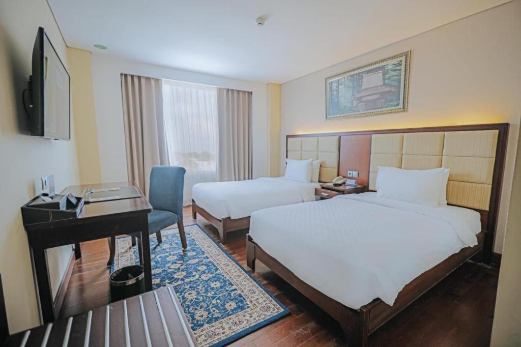 Grand Qin Hotel Banjarbaru Екстер'єр фото