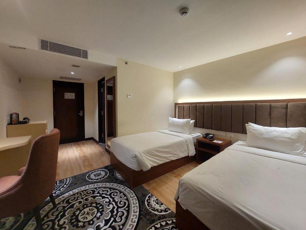 Grand Qin Hotel Banjarbaru Екстер'єр фото