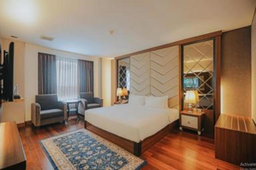 Grand Qin Hotel Banjarbaru Екстер'єр фото