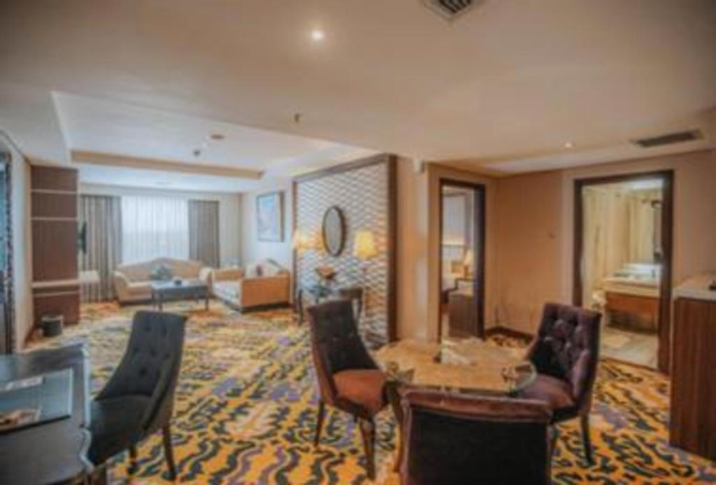 Grand Qin Hotel Banjarbaru Екстер'єр фото