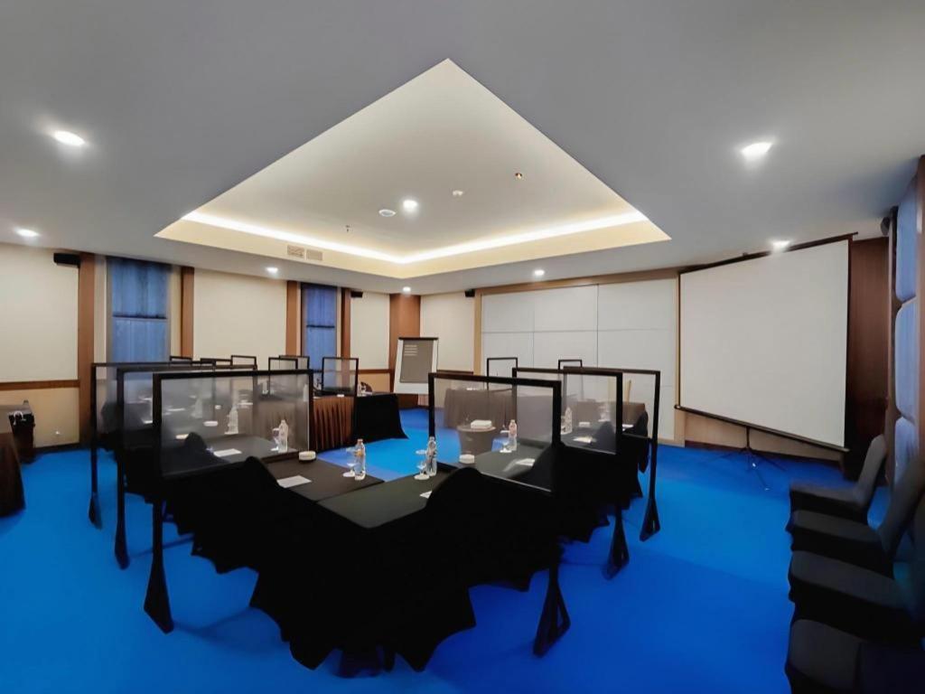 Grand Qin Hotel Banjarbaru Екстер'єр фото