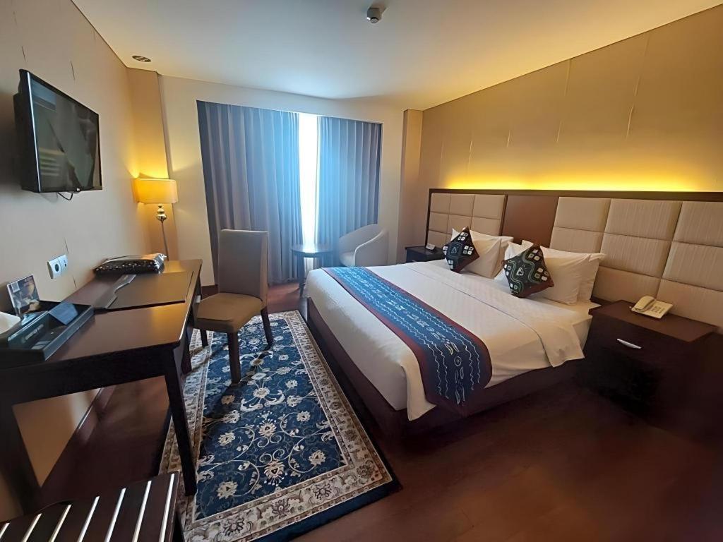 Grand Qin Hotel Banjarbaru Екстер'єр фото