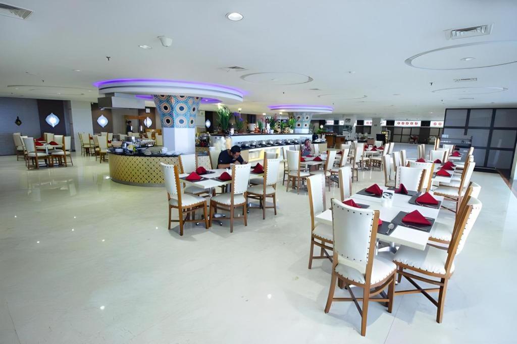 Grand Qin Hotel Banjarbaru Екстер'єр фото